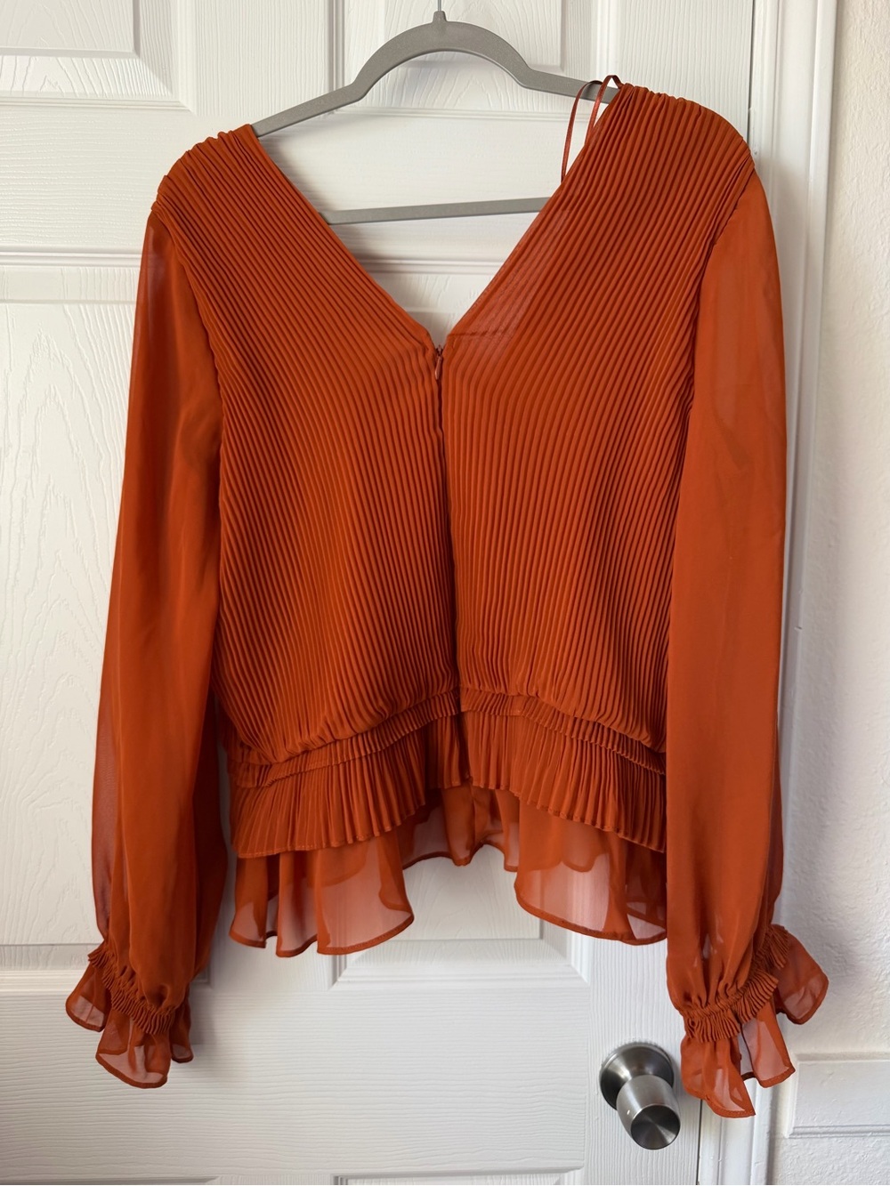 Ryegrass Rust Orange Pleated V-Neck Ruffle Blouse Size 12 - Picture 5 of 7
